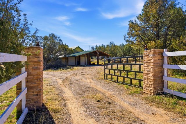 19 Bobcat Hill Road, Sandia Park, NM 87047