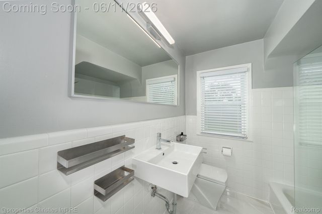 3318 Prairie Avenue, Royal Oak, MI 48073