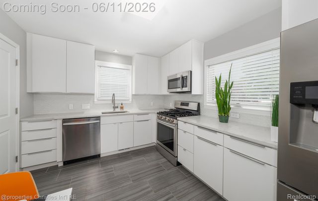 3318 Prairie Avenue, Royal Oak, MI 48073