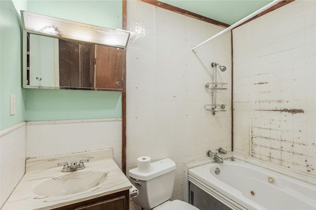 103 Leaning Oaks Street, Somerville, TX 77879