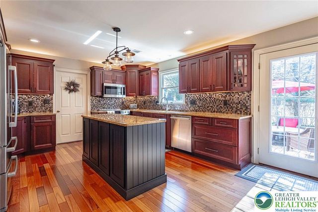 5330 Short Hill Lane, Upper Macungie Twp, PA 18104