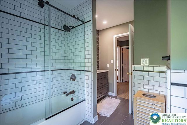 5330 Short Hill Lane, Upper Macungie Twp, PA 18104