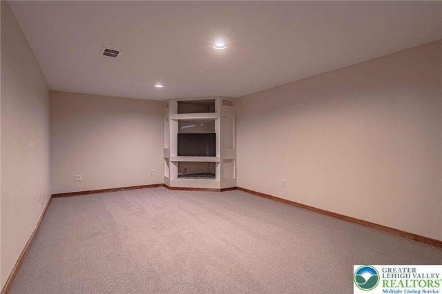 5330 Short Hill Lane, Upper Macungie Twp, PA 18104
