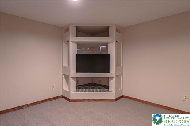5330 Short Hill Lane, Upper Macungie Twp, PA 18104