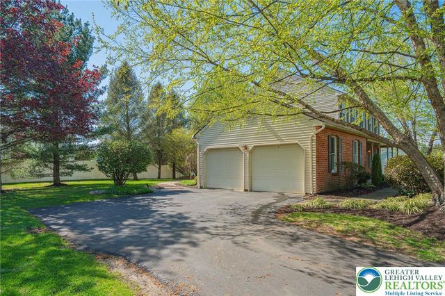 5330 Short Hill Lane, Upper Macungie Twp, PA 18104