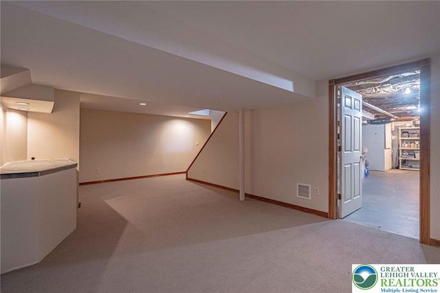 5330 Short Hill Lane, Upper Macungie Twp, PA 18104