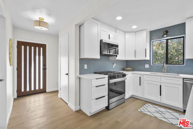 531 Benson Way, Thousand Oaks, CA 91360