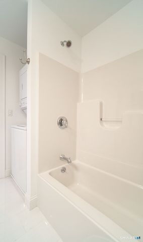 10 Fort Hill Road 1B, Groton, CT 06340
