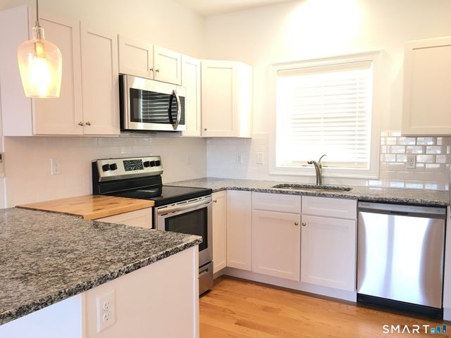 10 Fort Hill Road 1B, Groton, CT 06340