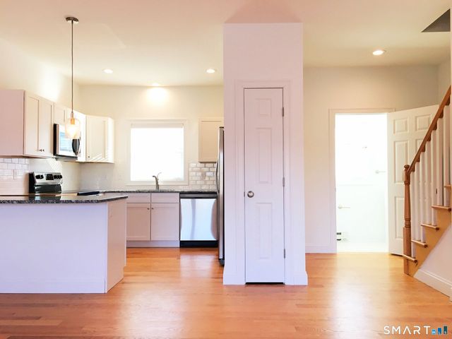10 Fort Hill Road 1B, Groton, CT 06340