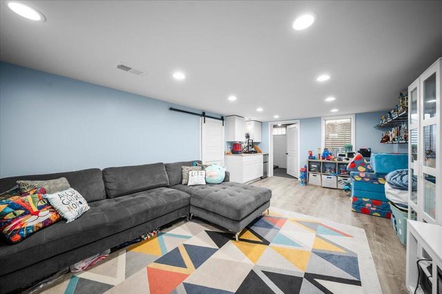 1186 Hampden Road, Roosevelt Park City, MI 49441