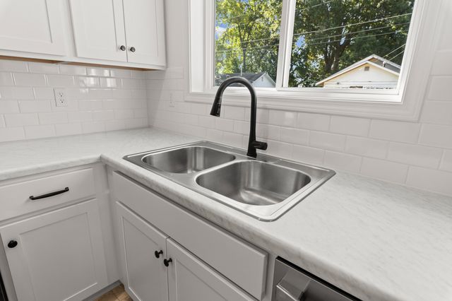 600 WOODLAWN AVE, Columbia, MO 65203