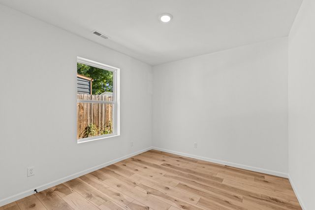 600 WOODLAWN AVE, Columbia, MO 65203