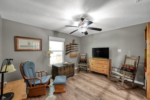 197 Sunset Lake Drive, Huntsville, TX 77340