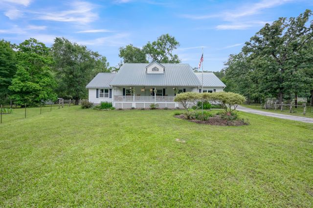 197 Sunset Lake Drive, Huntsville, TX 77340