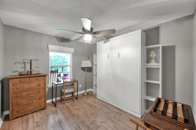 197 Sunset Lake Drive, Huntsville, TX 77340