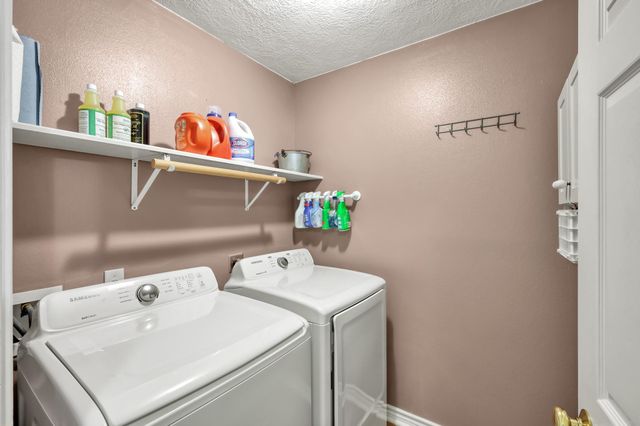 197 Sunset Lake Drive, Huntsville, TX 77340