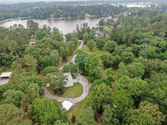 197 Sunset Lake Drive, Huntsville, TX 77340