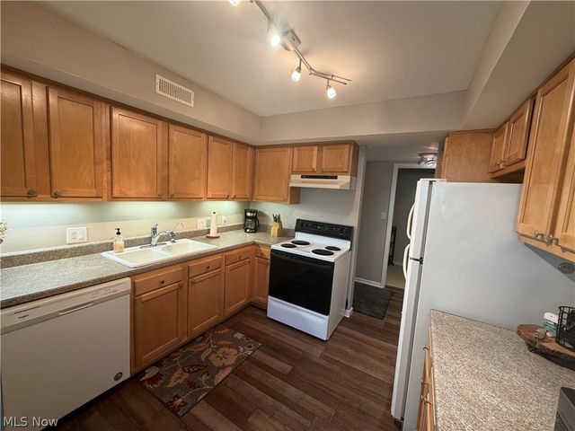 1115 Canyon View Road 403, Sagamore Hills, OH 44067