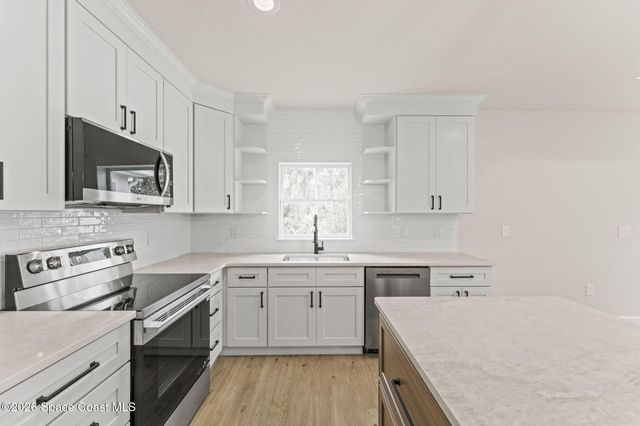 357 Galicia Street SW, Palm Bay, FL 32908