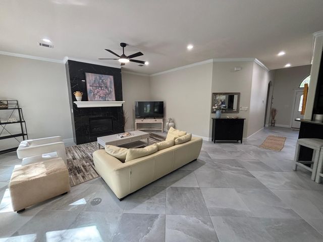 119 April Waters Drive W, Conroe, TX 77356