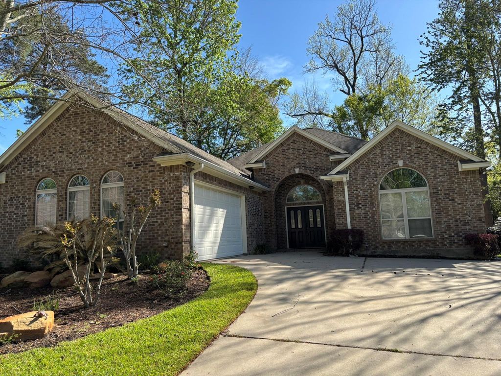 119 April Waters Drive W, Conroe, TX 77356