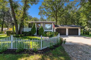 819 W Michigan Street, New Buffalo City, MI 49117