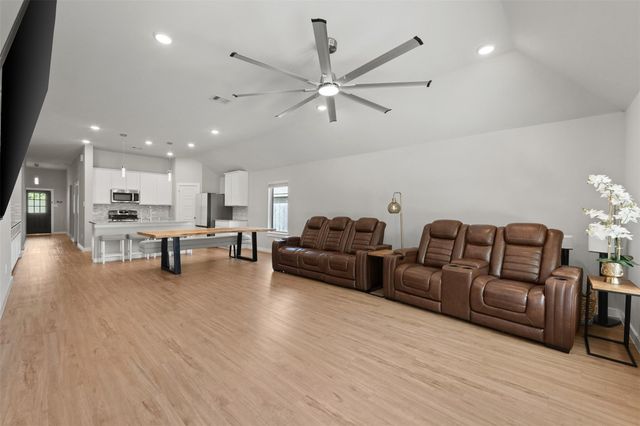 17707 Sapphire Pines Drive, New Caney, TX 77357