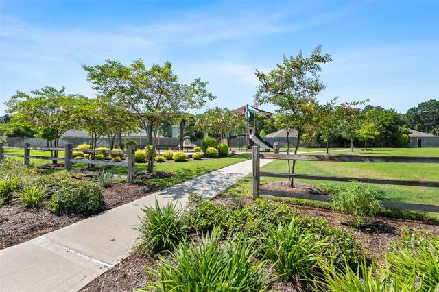 17707 Sapphire Pines Drive, New Caney, TX 77357