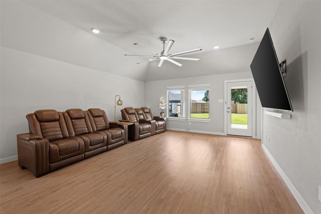 17707 Sapphire Pines Drive, New Caney, TX 77357
