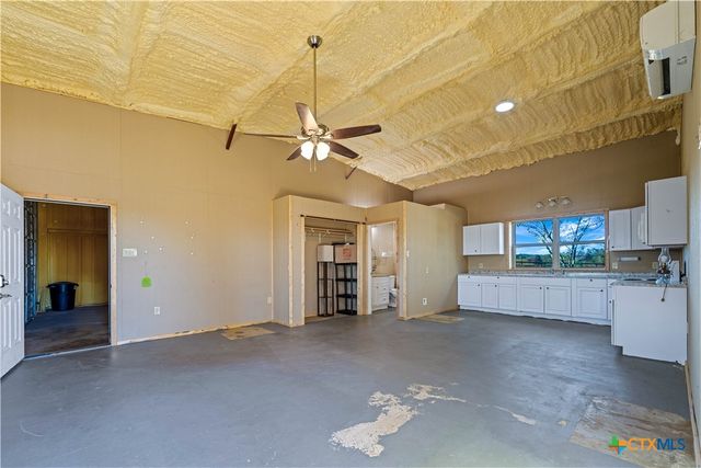 1900 Appling Road, Kingsbury, TX 78638