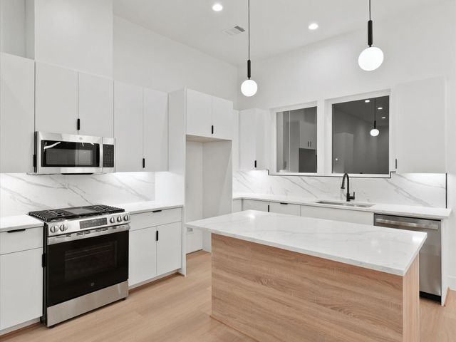 6621 Katarani Drive, Houston, TX 77091