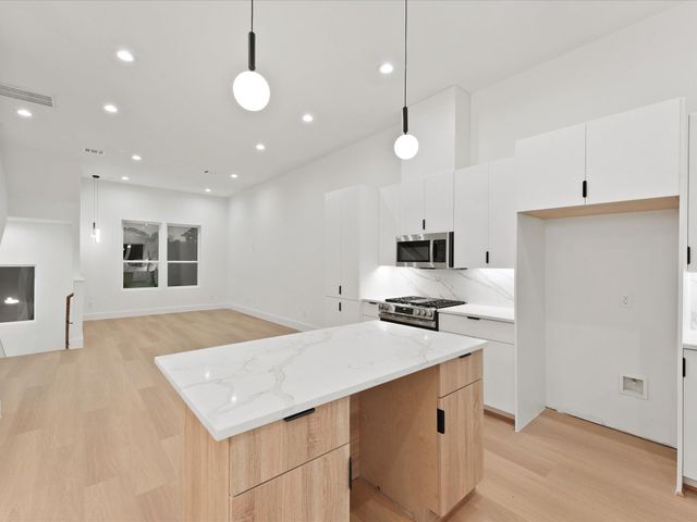 6621 Katarani Drive, Houston, TX 77091