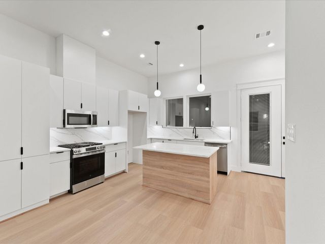 6621 Katarani Drive, Houston, TX 77091