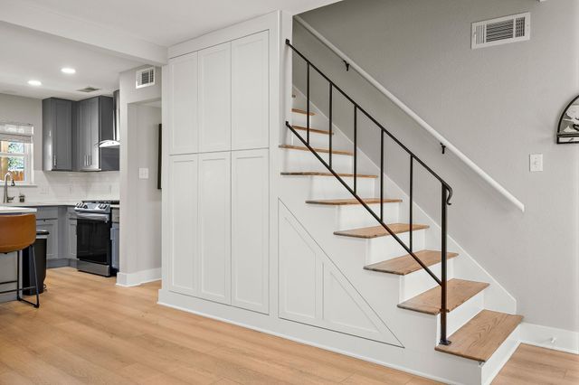 8001 Camden DR, Austin, TX 78757