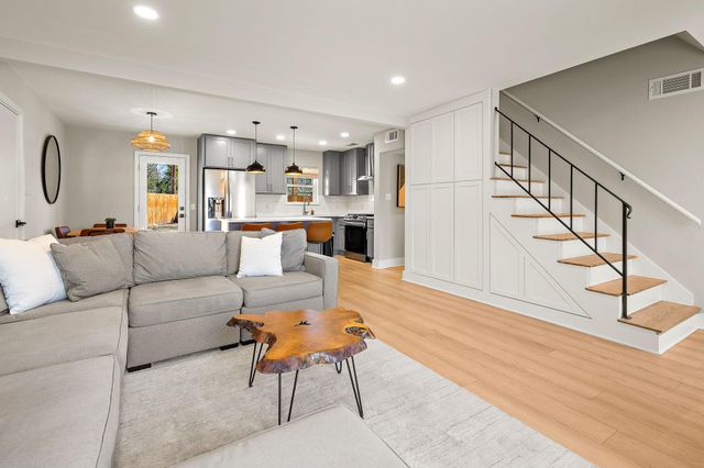 8001 Camden DR, Austin, TX 78757