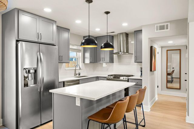 8001 Camden DR, Austin, TX 78757