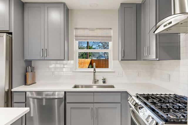 8001 Camden DR, Austin, TX 78757