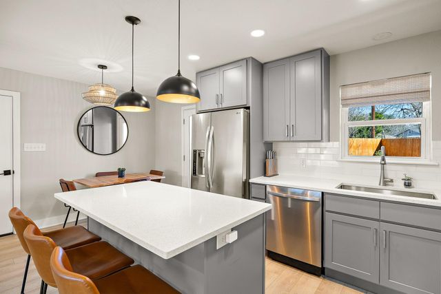 8001 Camden DR, Austin, TX 78757