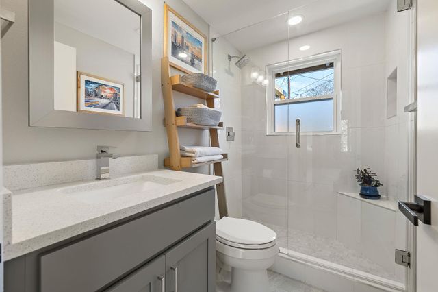 8001 Camden DR, Austin, TX 78757