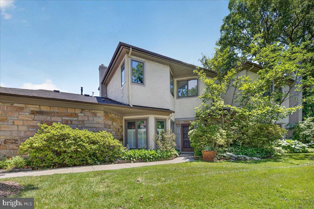 5 MARILYN CT, LAWRENCEVILLE, NJ 08648 — exterior