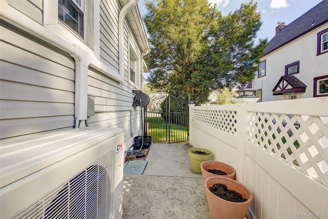 63 Buckingham Place, Lynbrook, NY 11563