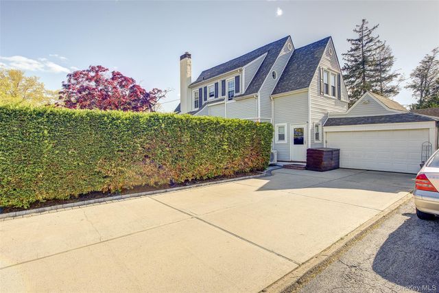 63 Buckingham Place, Lynbrook, NY 11563