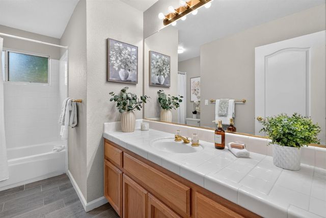 2721 Courtside Dr, Roseville, CA 95661