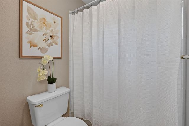 2721 Courtside Dr, Roseville, CA 95661