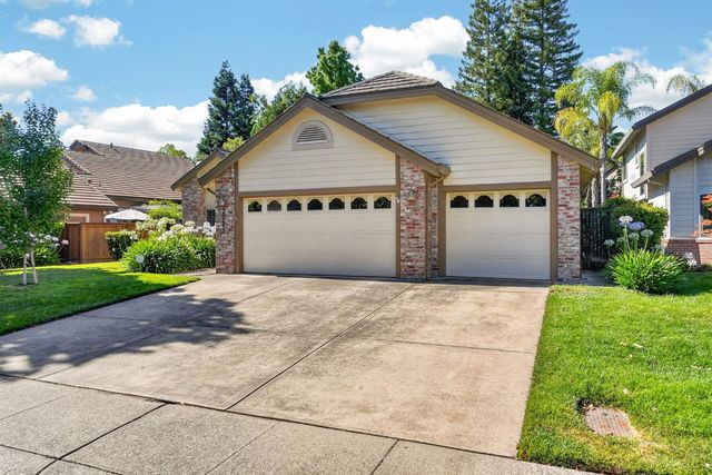 2721 Courtside Dr, Roseville, CA 95661