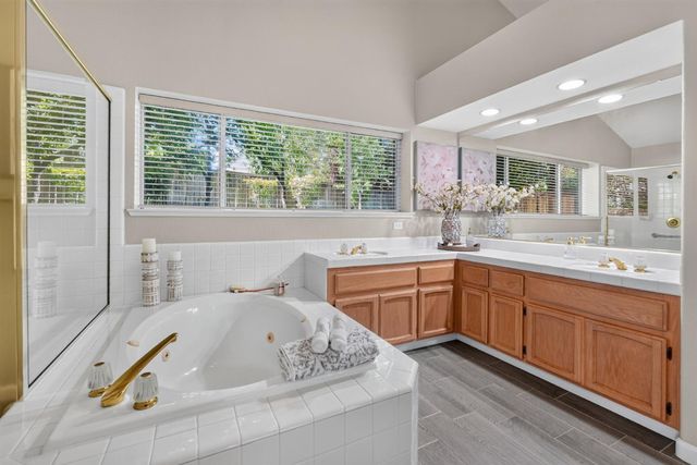 2721 Courtside Dr, Roseville, CA 95661