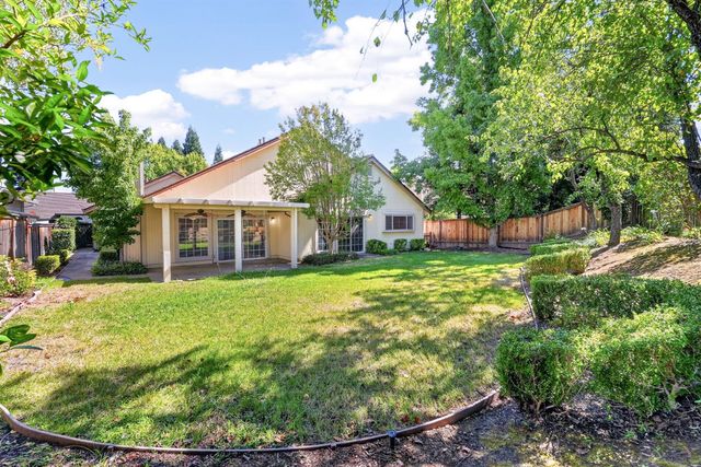 2721 Courtside Dr, Roseville, CA 95661