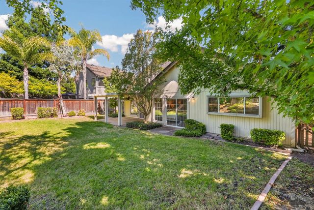 2721 Courtside Dr, Roseville, CA 95661