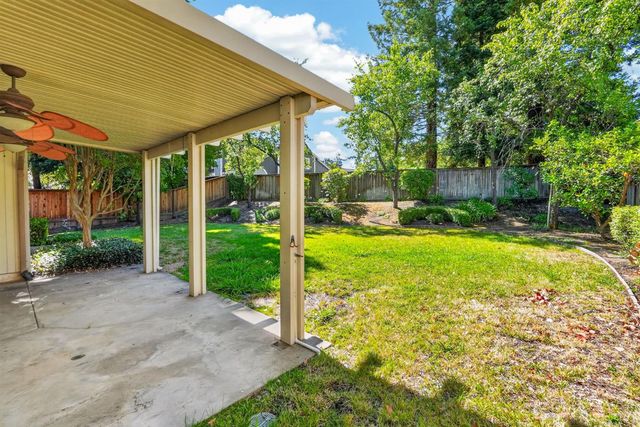 2721 Courtside Dr, Roseville, CA 95661